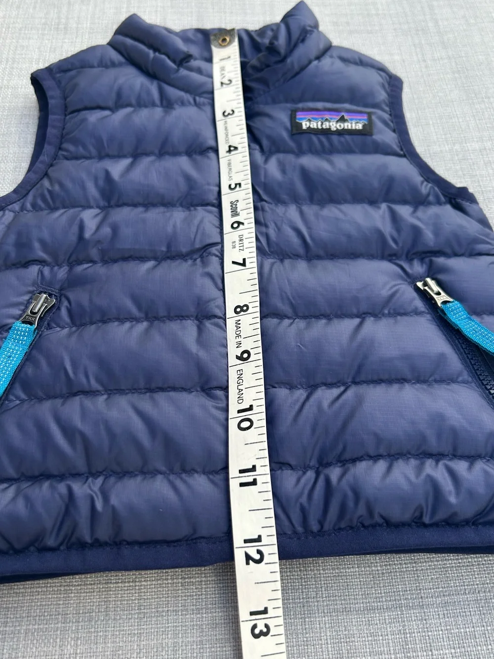 Patagonia Baby Down Sweater Vest in Classic Navy 3-6 months